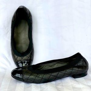 Stuart Weitzman black leather ballet flats Sz. 7